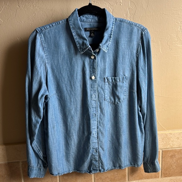 Classic banana republic denim button down shirt - Picture 1 of 5